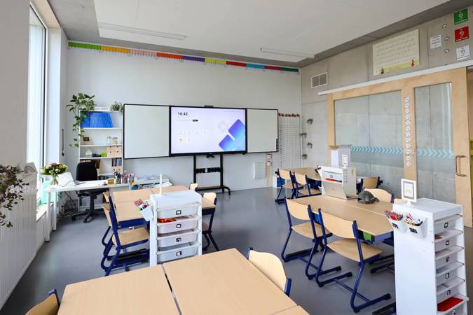 Unlock Interactive Learning: Transforming Classrooms with Dynamic Displays(图3)